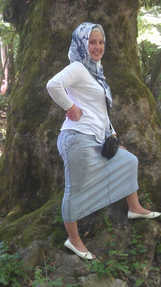 Yokmu bursada gizli goruşmek isteyen bayanlar gizlilik sart  ciddi olmiyanlari yazmasin engeliyorum hade dm at goruselim