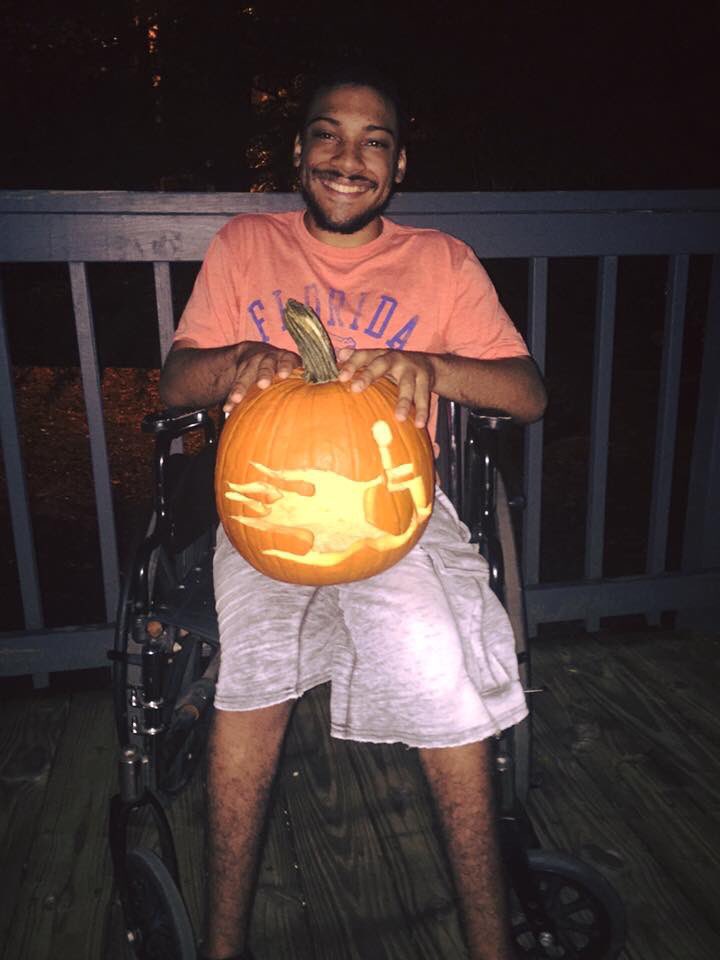 DrewsNewsPod's tweet image. Just because it&apos;s almost Halloween! ♿️👻 🎃🍁
#pioneeringaccess #celebratingdisability