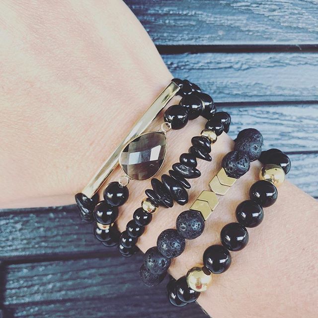 beautyfull2016's tweet image. New stack alert! This onyx and tourmaline stack is all about strength - inner and outer! #strengthstack #braceletstacks #shoplocalcanada #canadiandesigner #semipreciousstones #madeincanada #donateameal ift.tt/2D3UubN
