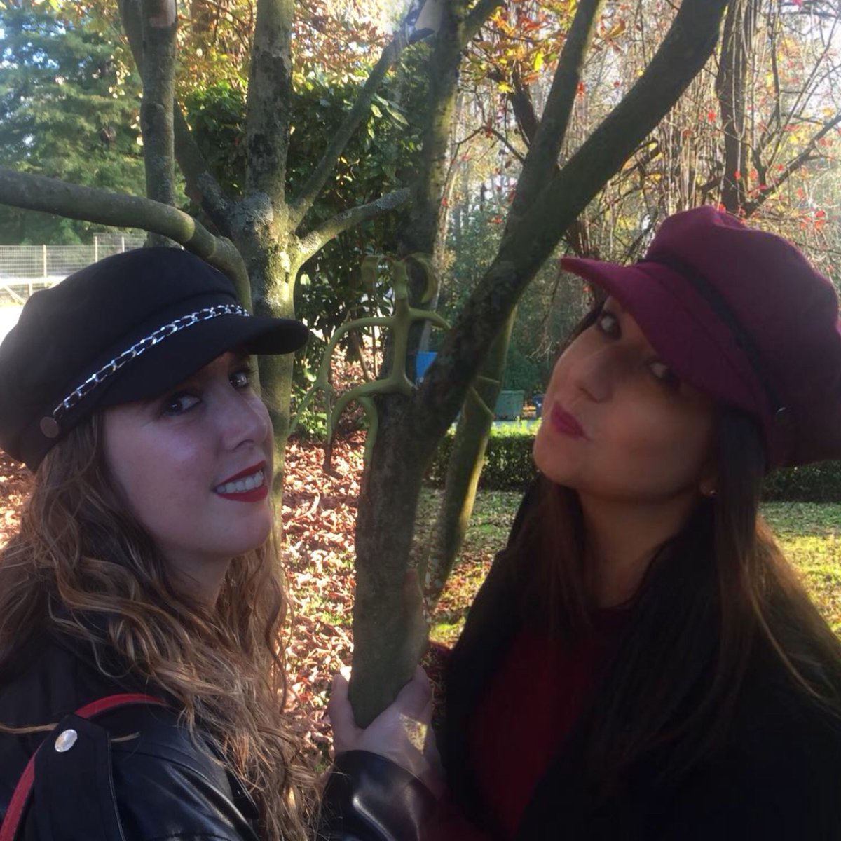 sunhee_____'s tweet photo. So adorable(Picket) 😊🗝 #october #mood #enjoythemomemt #fall2018 #justlive #weonlyhaveonelife #enjoythelittlethings #centralpark #park #moments #autumn #thursday #friends #picoftheday #picket #fantasticbeasts #jkrowling https://t.co/hrMSRdqYqf