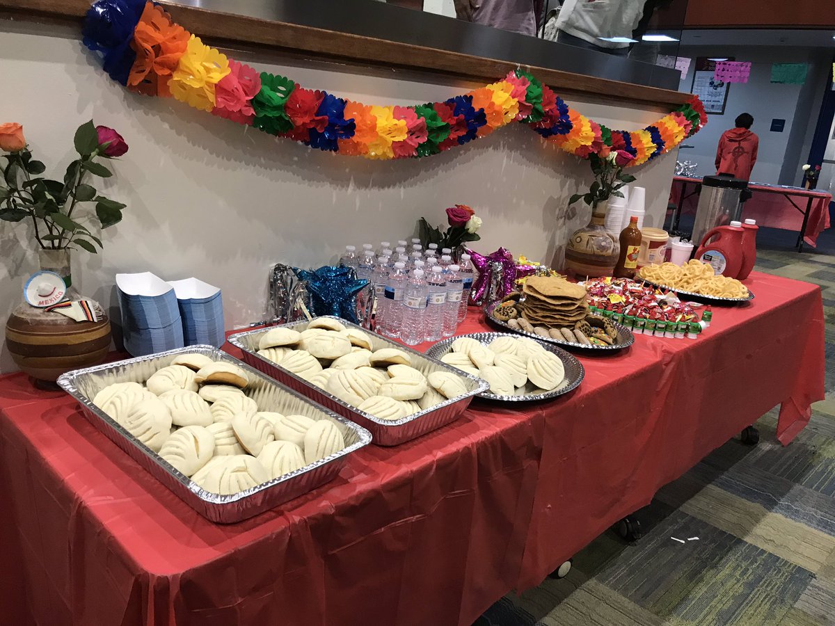 Engage 360 family night! Beautiful decorations, amazing talent and supportive parents- feeling blessed to call Romero-Cruz and Spurgeon my home!