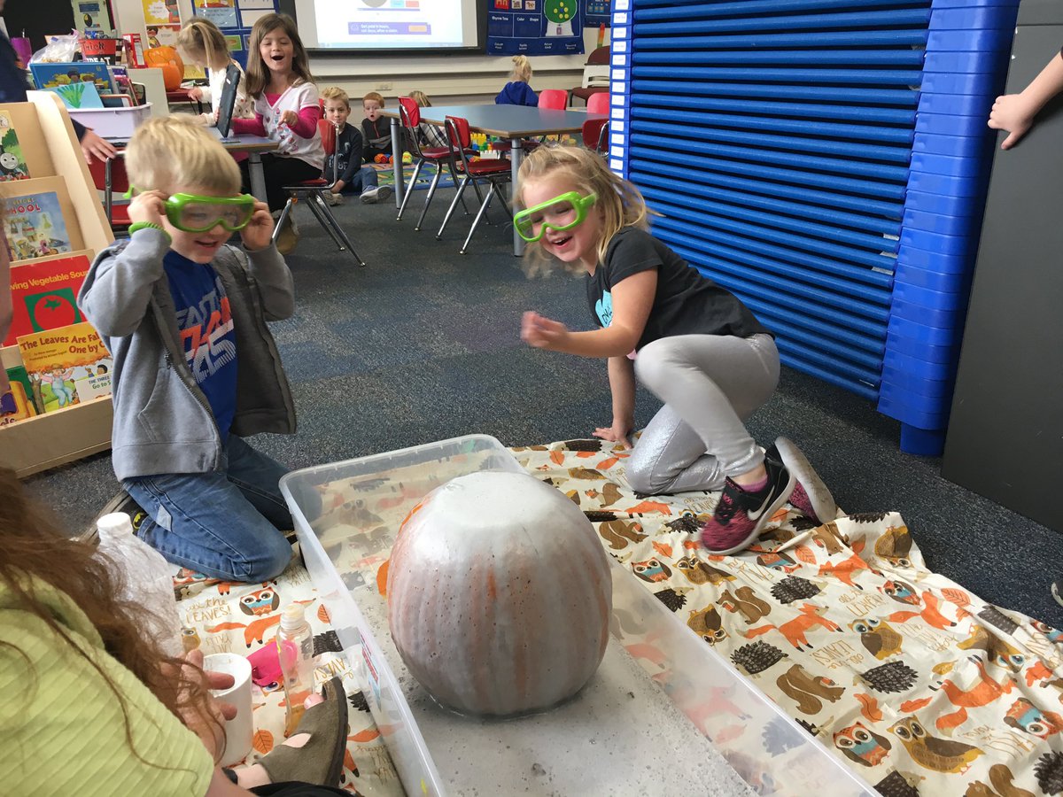 Luce_Elementary's tweet photo. More preschool pumpkin pics! https://t.co/d5BXCj8Gh5