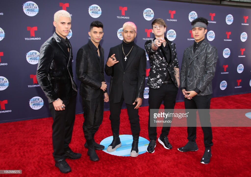 cncoxpr's tweet image. 3 nominaciones y 3 premios✨ Orgulla de ellos😍🤩 @CNCOmusic @LatinAMAs  #LatinAMAs #CNCOwners #CNCO #CNCOxpr #Proud