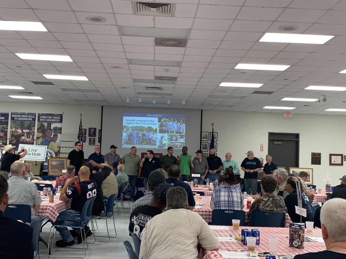 TxBldgTrades's tweet image. Honoring our veterans at 7th annual @UnionSportsmen Dinner. Great time with friends and family thank you to @IBEW 716 for hosting this years event. @BldgTrdsUnions #WeBuildTx  @TexasAFLCIO
