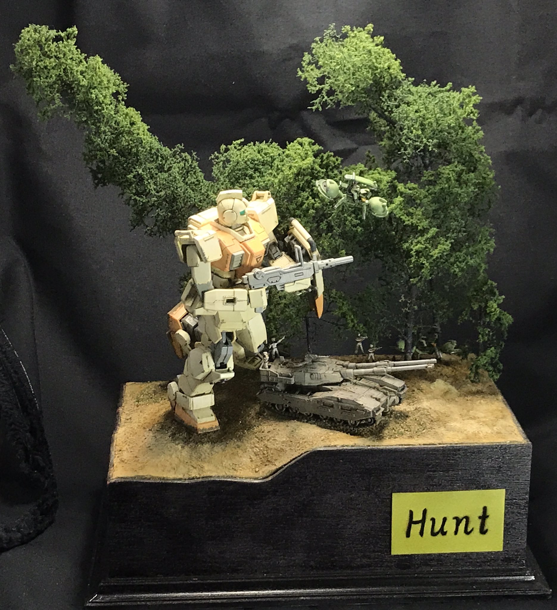 HGUC陸戦型ガンダム　ジオラマ HGUC 陸戦型ガンダム 今日は厳しい寒さです。🥶❄️ 雪山の