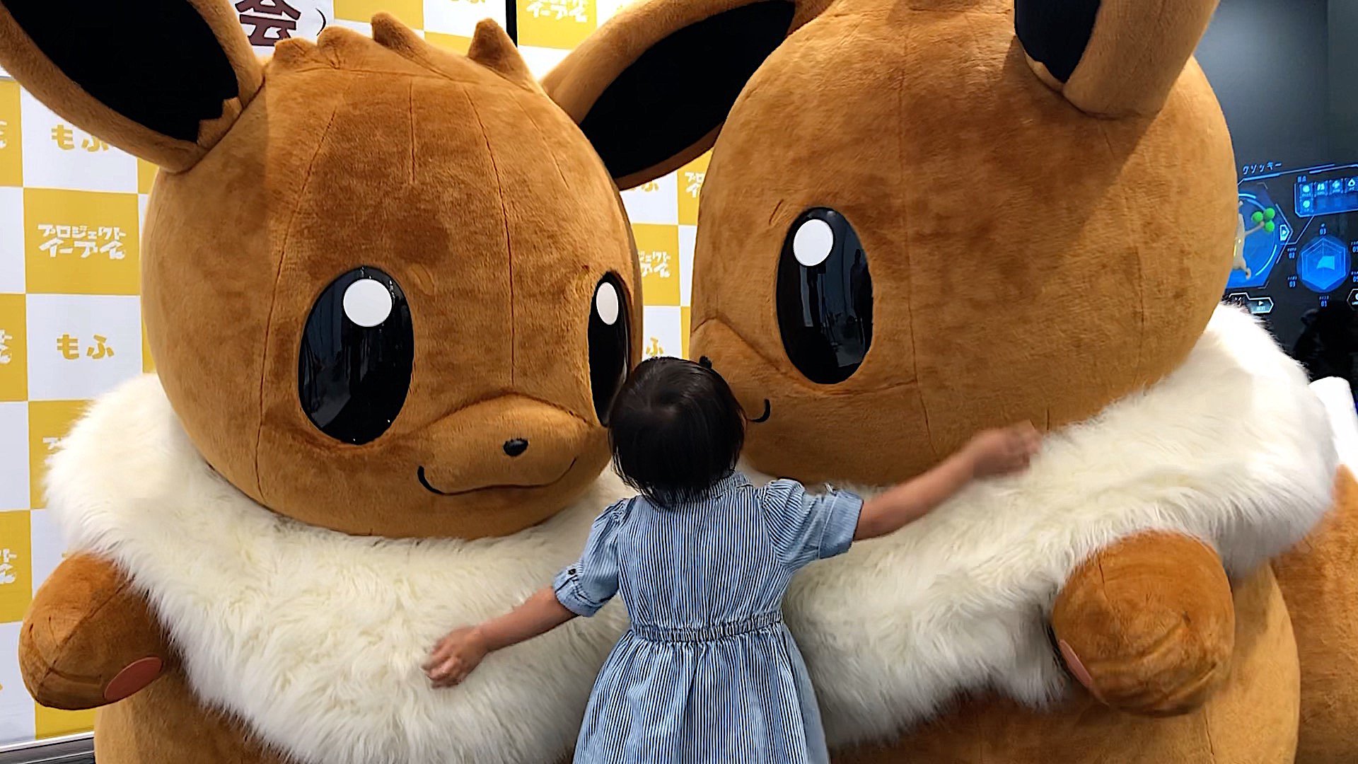 公式 プロジェクトイーブイ 続 今週末は ポケモンセンタートウキョーベイ キョウトで もふもふ会 実施 もふもふと幸せがたっぷり詰まった至高のイベント イーブイ２匹に押しつぶされたい方 ご来店お待ちしております 開催日朝の抽選制