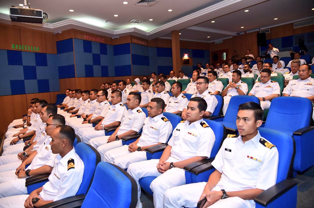 HQ Western Fleet (@mpa_barat) on Twitter photo #Kesiagaan aset2 naungan <a href="/MPA_Barat/">HQ Western Fleet</a> bakal diuji dlm Operational Sea Training Exercise (OSTEX) Siri 2/18. Panglima Armada Barat hadir di @pustakmar bg merasmikan eksesais yg berlangsung bermula 25 Okt - 2 Nov ini.
#NavyNews #Kesiagaan aset2 naungan <a href="/MPA_Barat/">HQ Western Fleet</a> bakal diuji dlm Operational Sea Training Exercise (OSTEX) Siri 2/18. Panglima Armada Barat hadir di @pustakmar bg merasmikan eksesais yg berlangsung bermula 25 Okt - 2 Nov ini.
#NavyNews