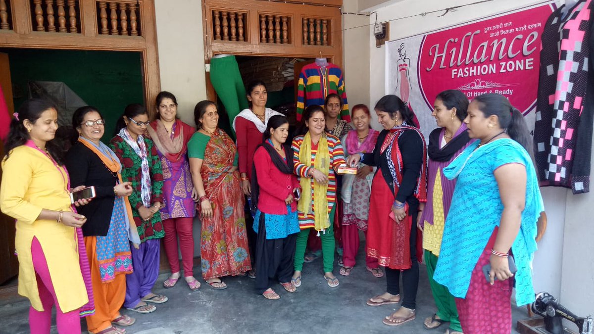 ILSPPithoragarh's tweet photo. 60 members of #Women_SHGs promoted by #ILSP starts a self made garment store near Indo-Nepal border Jhulaghat after 6 months #Skill_Development_training in Embroidery & Garment Making.
#HILANS #hunarseekhozindgibanao @CityPithoragarh https://t.co/TISclOF5Qj
