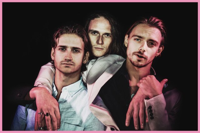 In eigen land speelde het Nederlandse gezelschap <a href="/GrimTimBand/">Grim Tim</a> al supportshows voor bands Wolfmother en Editors. Bekijk hier als eerste de video bij de titeltrack het van het nieuwe album damusic.be/telex/clipprem…