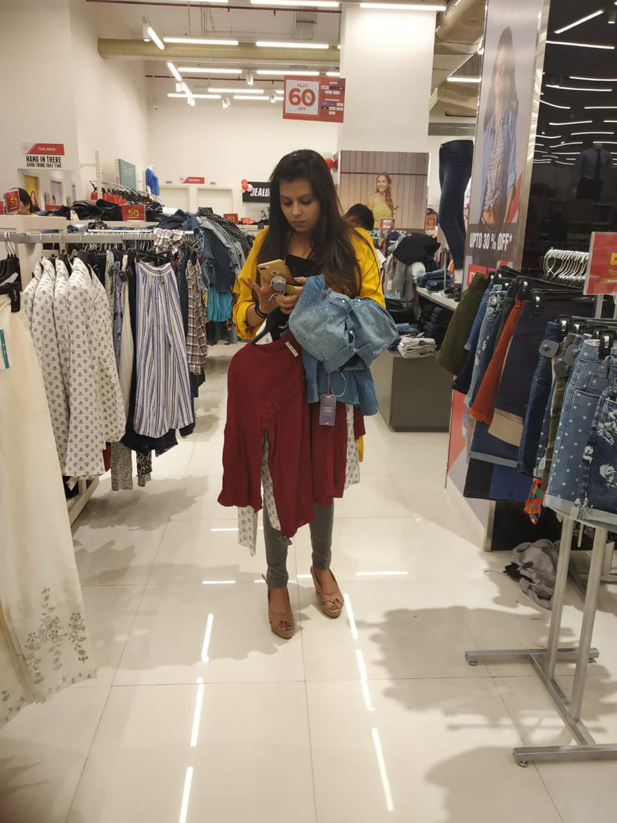 fm_tadka's tweet image. Tadka @bhaukaliladki, live from @BrandFactoryIND ((Sunny Trade Center, Mansarovar Jaipur). For all the live updates and Bhaukal, stay tuned to #FMTADKA and watch out this space.
#BrandFactory #FaaydeKaFestival #Jaipur #Shopping
#Diwali365Days #RJDevangana #FMTadka #SoundsGood