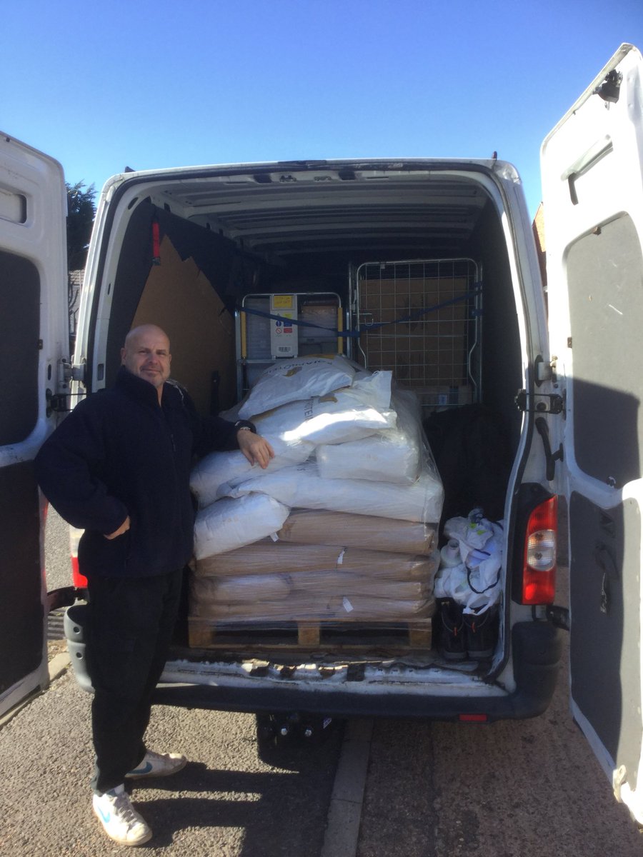 feedthehungryuk's tweet photo. We’re off to London, working with Christ Church East Greenwich to pack 10,000 meals for young people in Zimbabwe! #afulllifefeelsgood https://t.co/IBAHzvYHsc