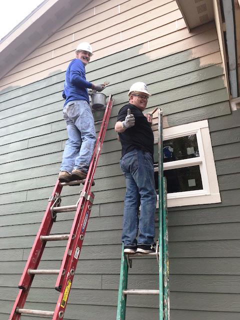 builtbybrosco's tweet image. Want to start Friday off with some positive news? Check out the good people at @Windsor_Windows putting their #DIY skills to work last week to help complete a #HabitatforHumanity multi-home complex. 
#WindsorWindows #Builders #PositiveVibes #HappyFriday #Worthwhilework #GoodNews
