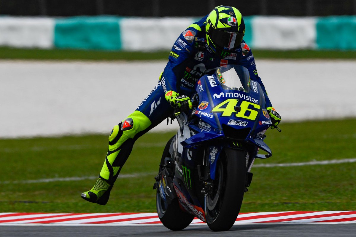 ValeYellow46pic's tweet photo. First #MalaysianGP day at @sepangcircuit and Vale did a pretty good job! pics by @MotoGP and @YamahaMotoGP https://t.co/6KhcULQXl8