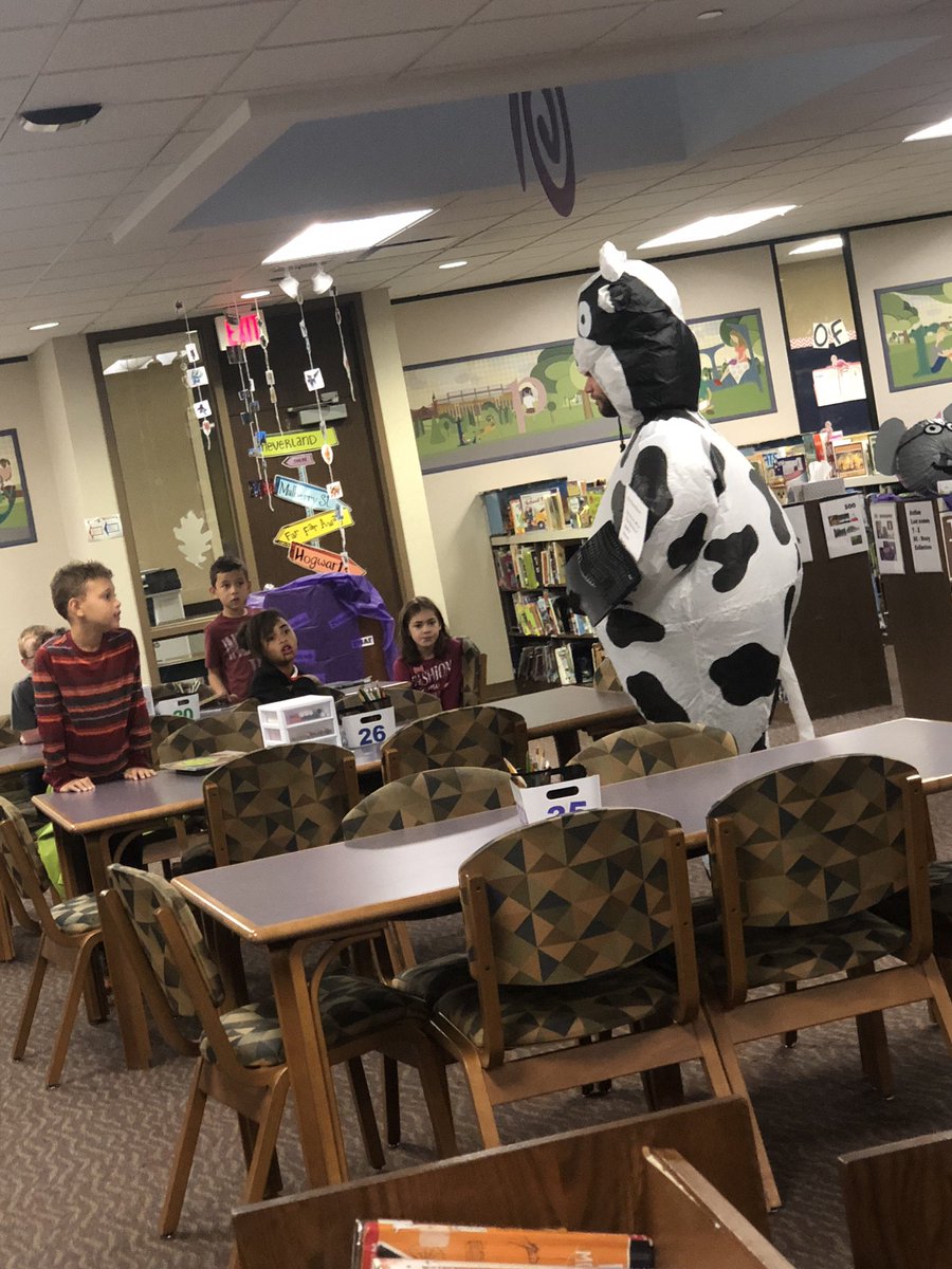 SFE_techguru's tweet image. Character day @SFE_3820 @bigredindy @SFE_Library @doreencronin1 #BestPrincipalEver #ClickClackMooCowsThatType #StoutFieldGood