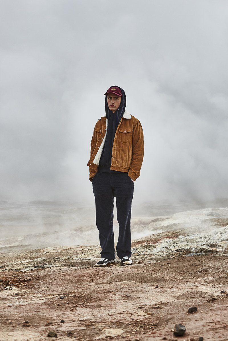 _Tanzaro's tweet image. New Work for Winter 2018 !!  We ventured out to Iceland to shoot the FW18 @dickieslifeofficial Campaign with our mates from @ProperMag
Using a mix of digital and film formats, have a slide through to check out their lovely new batch of notable cold-weather wares. @HYPEBEAST