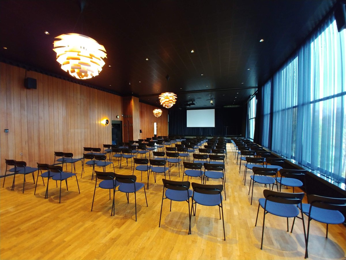 Conferencesuk's tweet photo. Thank you to our new followers. Lighting is so important in a conference venue and can make or break the meeting room. Our AV specialists can transform a room or you can work with what is already there. Your choice.. Try us - email info@corporateconferences.co.uk https://t.co/vFRNPaXMf0