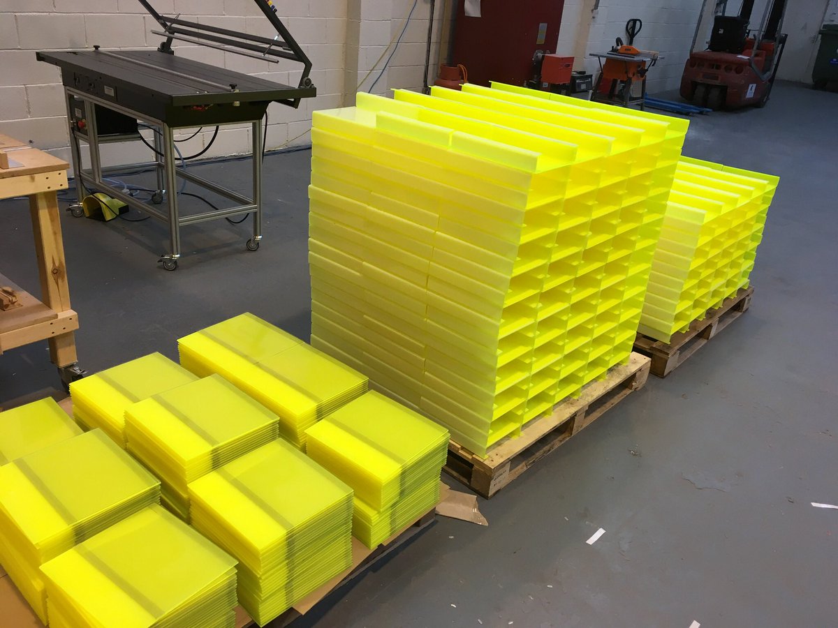 MerSol2017's tweet image. Acid Green promo displays, illuminating our factory. #perspex #Manufacturing #mersol