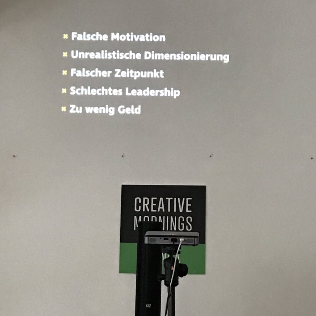 MargitBerner's tweet image. Sehr ehrlicher Vortrag über sein gescheitertes Großprojekt u-rob.com anno 1998 von Michael Holzer @deBosco - heute zum Thema Honesty beim #VIECM #creativemornings @Vienna_CM Slides unter noti.st/debosco