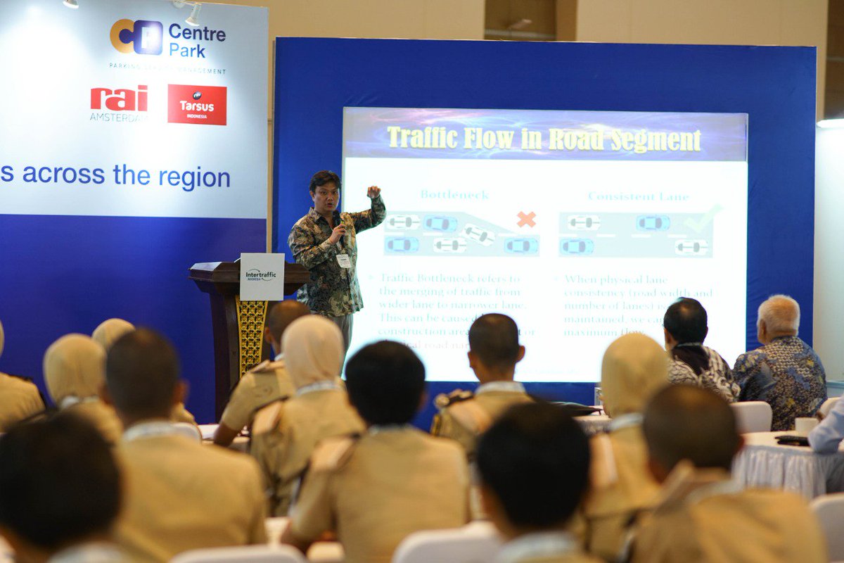 IntertrafficINA's tweet photo. Best practice regarding Industry’s Perspective: Technologies to Traffic Management, speaker by Wahyu Y. Limadjaja as a Operational Director, PT Tiga Agra. #ITIN18 https://t.co/EJYyKO9v4J