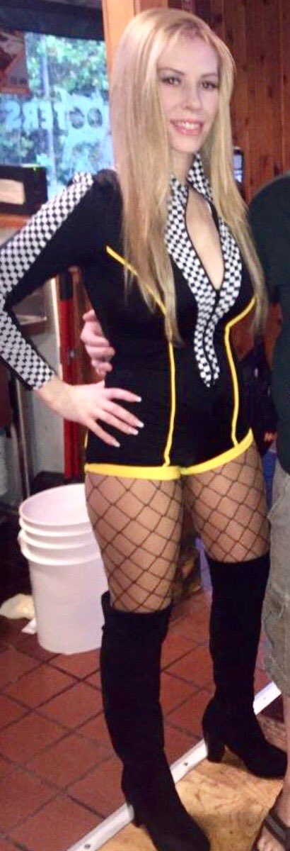 blndebombshell's tweet photo. #halloweencostume #grandprixgirl #ilovetodressup https://t.co/Yj2LOYGbAT