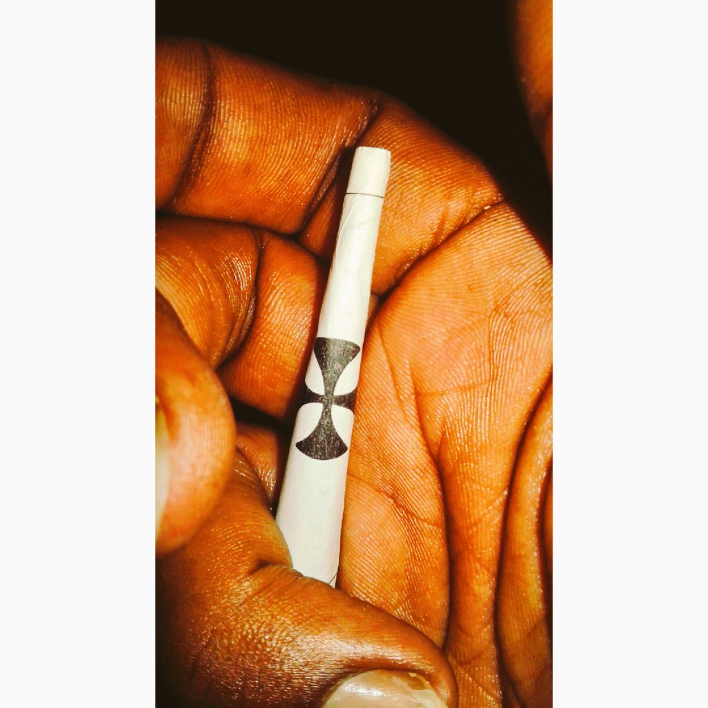 lshakwa1991's tweet photo. 😩😩😩
#stukkend...
#issafriyaymood
#playitsafe https://t.co/4G9BOJSSrm