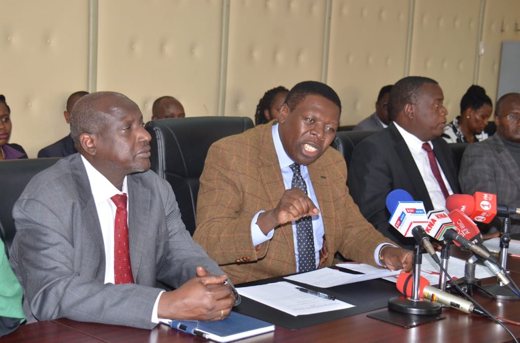 EugeneLWamalwa's tweet image. Briefing the Media during the launch of Inter-Agency Committee team to spearhead preparation of the policy framework to anchor Regional Economic Blocs into law in support of their operations @UKenyatta @WilliamsRuto @KenyaGovernors @GovernorNanok @AnneWaiguru