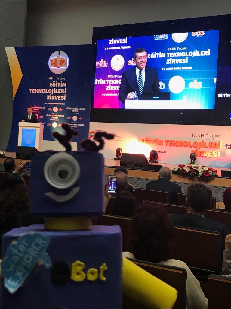 olcay_kaplan's tweet photo. eBot sayın bakanımız Ziya Selçuk’u dinliyor. @ziyaselcuk  @eBotOfficial  #FatihETZ18 https://t.co/shFOl0pASW
