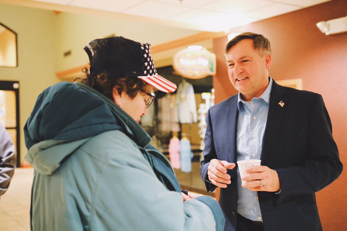 JohnHoweMN's tweet photo. Thanks, Bemidjii! Great seeing Rep. Matt Grossell, Rep. Paul Utke @SenUtke and Rep. Matt Bliss early this morning too!
#HoweWeDoIt #HoweForSOS
#BeAVoter #Midterms
#GOTVStatewideBusTour https://t.co/iNhXNb0D3E