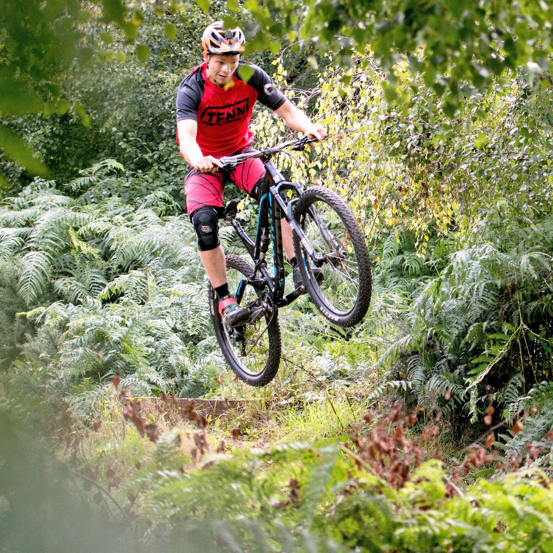 Tenn_Global's tweet photo. #TGIF - We survived another week! How are you celebrating the beginning of this weekend?
.
.
.
#Friday Feeling #TFIF #Weekendfeels #Fridaymood #Cycling #CyclingApparel #TennGlobal #Tenn #DH #MTB https://t.co/YQdCjp8Vis