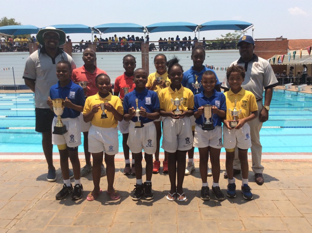 HeritageZW's tweet photo. #juniordept #hornets The Victorix and Victors of the 2018 Junior Department Swimming gala. Well done to the winning house Caernarvon and all Swimmers who set new records. https://t.co/PJlhySS0nk
