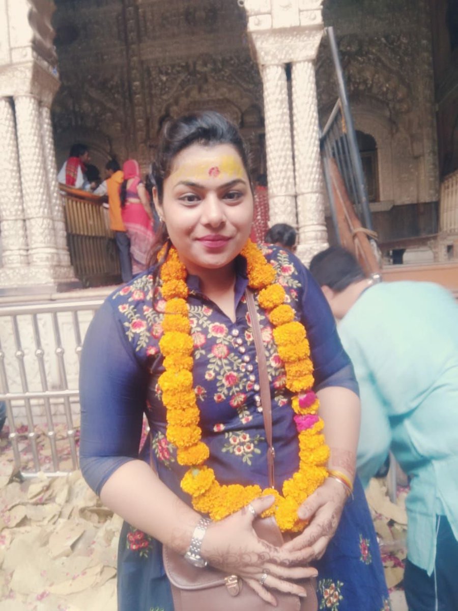 akanksha29bjp's tweet photo. Feeling blessed 😇#SpirituallyAwakened #वृन्दावन #बांके_बिहारी_जी https://t.co/EMf2KAwnkV