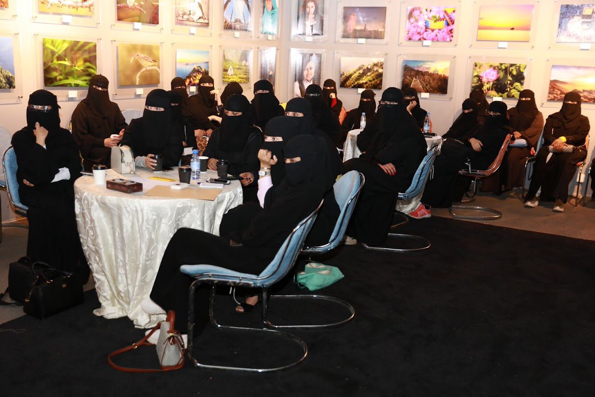 EvaExhibition's tweet photo. تعرفنا على الفن عن قرب في معرض ايفا للفنون @EvaExhibition من خلال تقديم 122ورشة عمل وتفاعل ثري من 9577متدرب ومتدربة #ایفا_2018 https://t.co/FEEg92XkI0