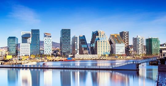 Wir lieben 😍 die größte Stadt Norwegens! Oslo verzaubert Sie mit seiner unfassbaren Vielfältigkeit und dem lebhaften Großstadtflair. Wir haben für Sie die zehn schönsten Sehenswürdigkeiten zusammengefasst! 🇳🇴
bit.ly/2P6CXWy