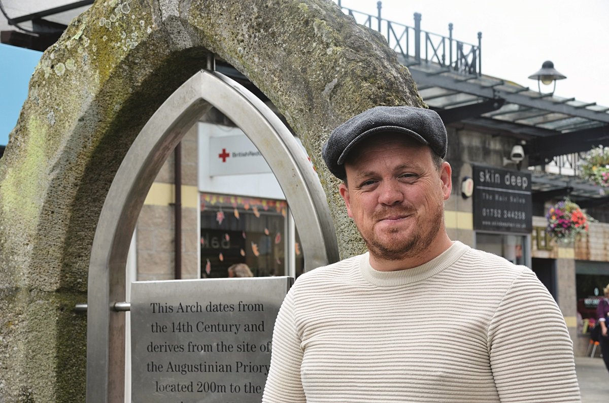 PlymMag's tweet photo. Check out Paul's story with #Malesallowed - the #mentalhealth support group encouraging men to speak up about their own difficulties 👏❤️ Read> https://t.co/mcYCtPGe7Y #Plymouth #PlymouthFeelsGood #MentalHealthAwareness #FridayMotivation #FridayFeeling #FridayReads #friyay https://t.co/Sa57AOv6j2