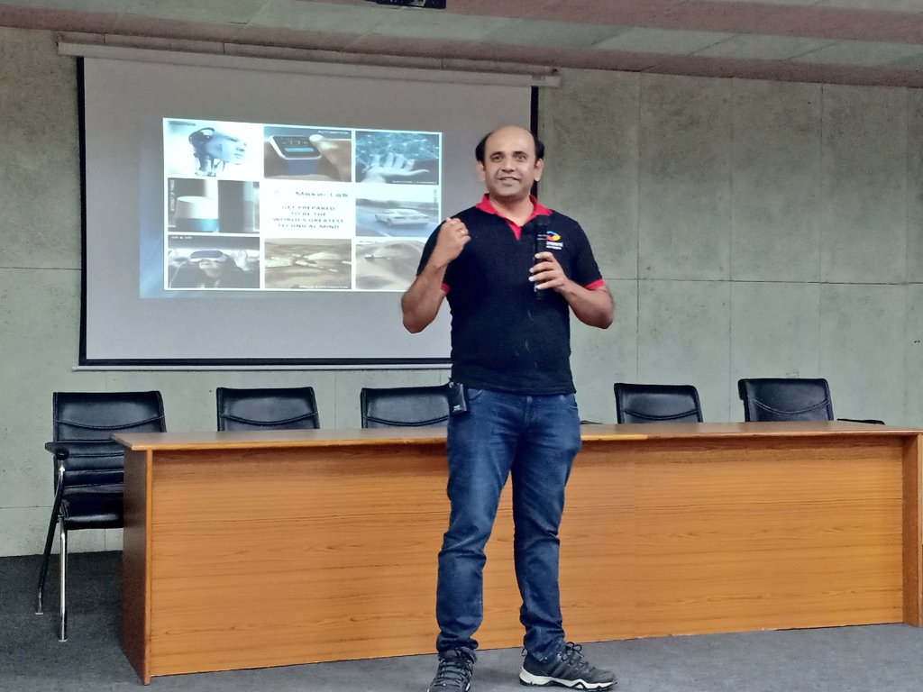 CUTMIndia's tweet photo. Mr Sisir Mohapatra, Director and Country Lead (SW), Microsemi India (@pmcmicrosemi) presented a seminar talk to the students of #CenturionUniversity
#SPRobotics #MakerLab #DigitalCommunity #ToInnovate https://t.co/6rCmIW319K