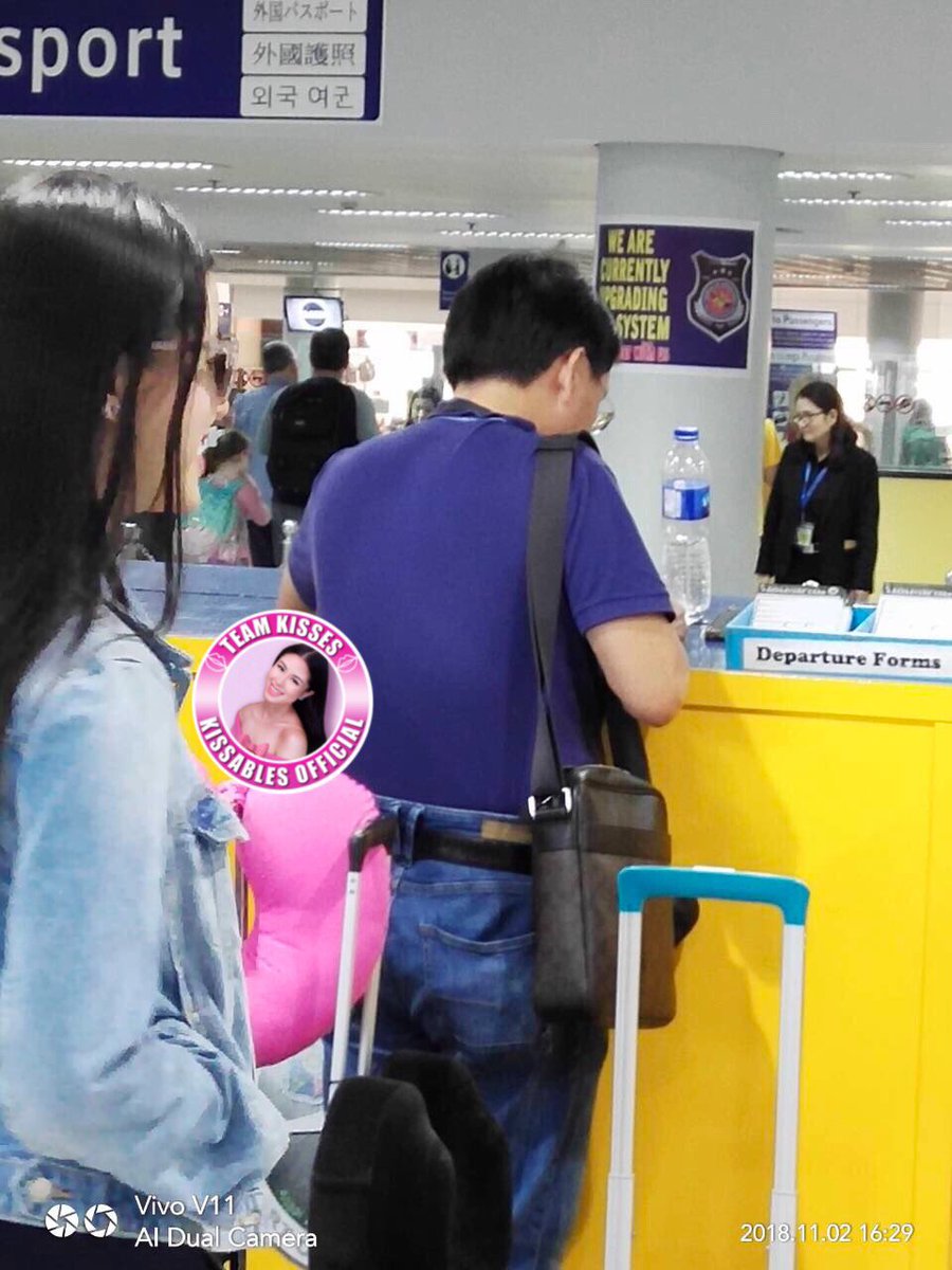 Hello Kissables! It's quality time for Kisses and her parents. They' ll be out of the country for a few days, can you guess where they'll be flying off to?

PS: Have fun on your vacation Delavin fam! Eat lots and make happy memories.

#PushAwardsTeamKisses
<a href="/delavinkisses/">Not Kisses -follow her @kissesdelavin</a> 

-bhel