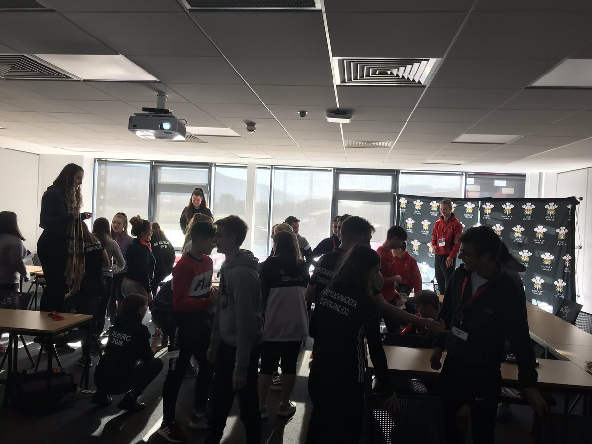 The Icebreakers are underway here at the #HYAConf18 <a href="/USWSport/">USW Sport</a>