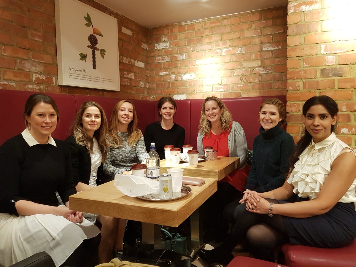 Thanks @UKWENTs members for joining us early this am for ☕ and 🥐 before @RSM_Library #lovelytocatchup and we enjoyed #puttingtheworldtoright Thanks to @ekbdangel for taking our photo. #iLookLikeaSurgeon #womeninent #wents #coffee #RSM2018 #RSMENT