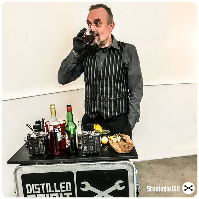 stookolie010's tweet photo. Getting high on your own supply!

Spice up your party with the Stookolie 010 mobile bar!
Check https://t.co/PfrvXVs9sN for more info.

#mobile #bar #barbrigade #stookolie010 #blackpepper #spirit #45percent #alcohol #booze #black #cocktails #drinking #drink #drinks #drinkstime https://t.co/Tu2nUDz2pr