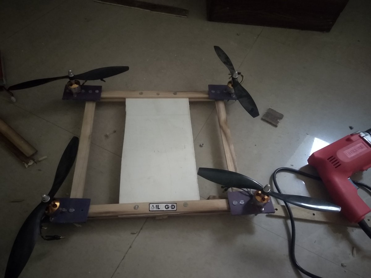 cvam0000's tweet image. Finally completed 
#Wooden 
#droneframe 
@ilugdelhi 
@iAyanPahwa