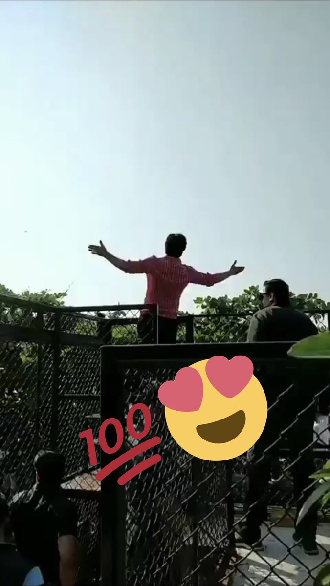 iyasararafath's tweet photo. Happy b'day #inspiration @iamsrk keep spreading love and keep ruling the millions of hearts  #HappyBirthdayShahRukhKhanShah #HappyBirthdayShahRukhKhan #HappyBirthdaySRK #SRK #KingKhan #Badshah #badshahofbollywood https://t.co/TxNKhYznVz