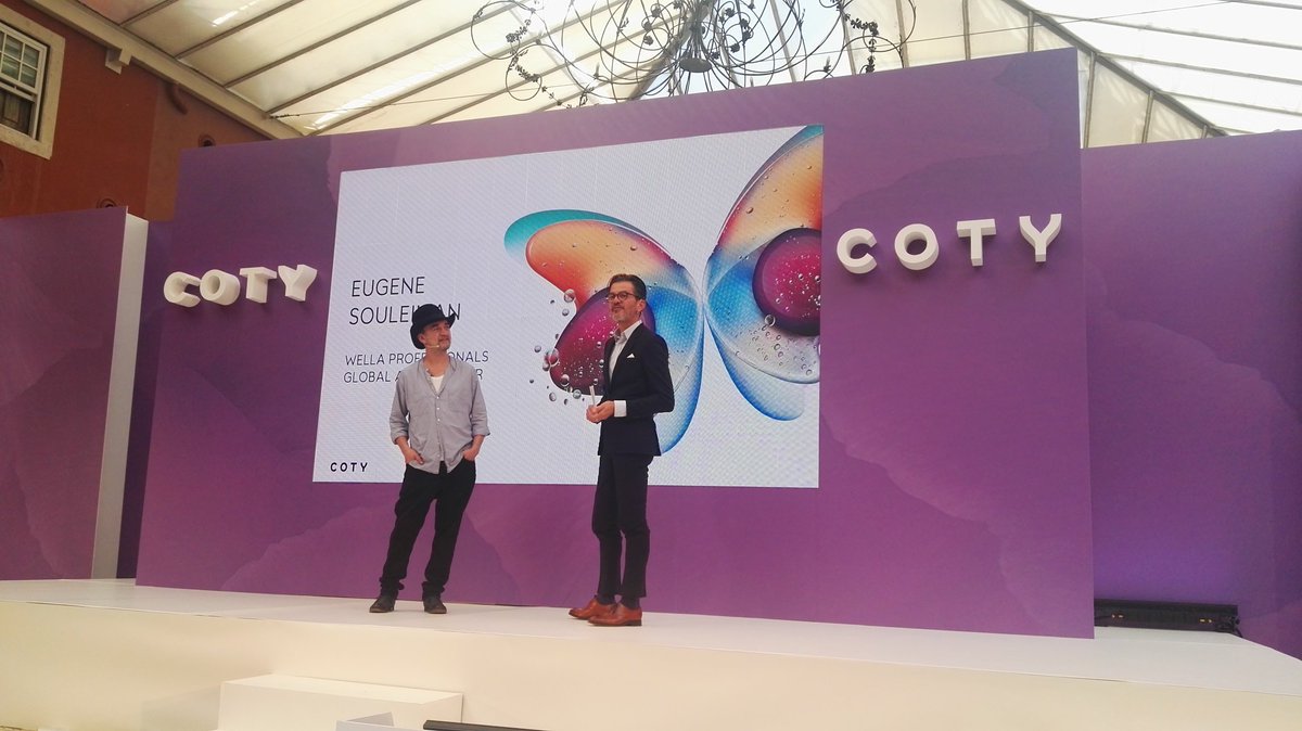 EsteticaSpain's tweet image. Eugene Souleiman, Global Ambassador de Wella Professionals, nos muestra algunas de sus creaciones vistas en las Fashion Weeks, en los desfiles de Olivier Theyskens, Margiela y Thom Browne. ¡Genial! #askforwella #MycreativeRetreat #ColorIstheanswer