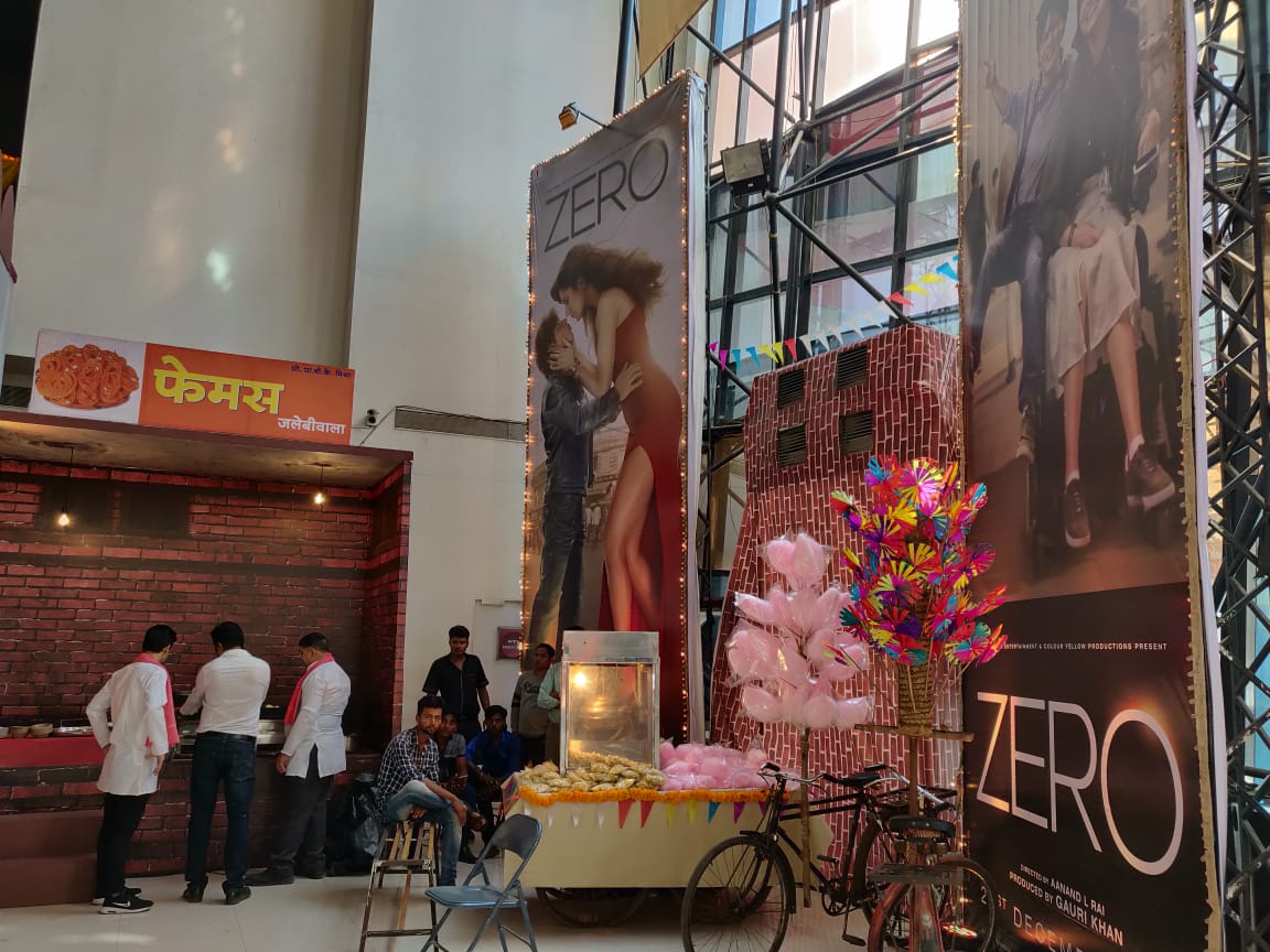 ImRafizah's tweet photo. Can't wait to Trailer  : 

Kab reviled hoga yaar .. Ab ek ek pal bhi kata nehi Jara hai ..

#HappyBirthdaySRK  #Zero  #ZeroTrailer  #Zero21Dec  #Zero #ZeroTheMovie  #HappyBirthdayShahRukhKhan  #Mannat https://t.co/wyBQLUQFlJ