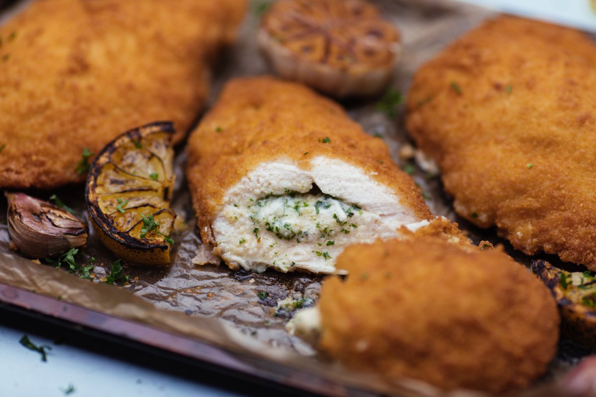 GVF_Chicken's tweet photo. #FridayFeeling Youโll be a winner when you serve your customers our gluten-free chicken kiev for dinner... Get yours today via @CentralFoods #chickitout #chickenforall #coeliacfriendly. https://t.co/HGLhhVeiXF
