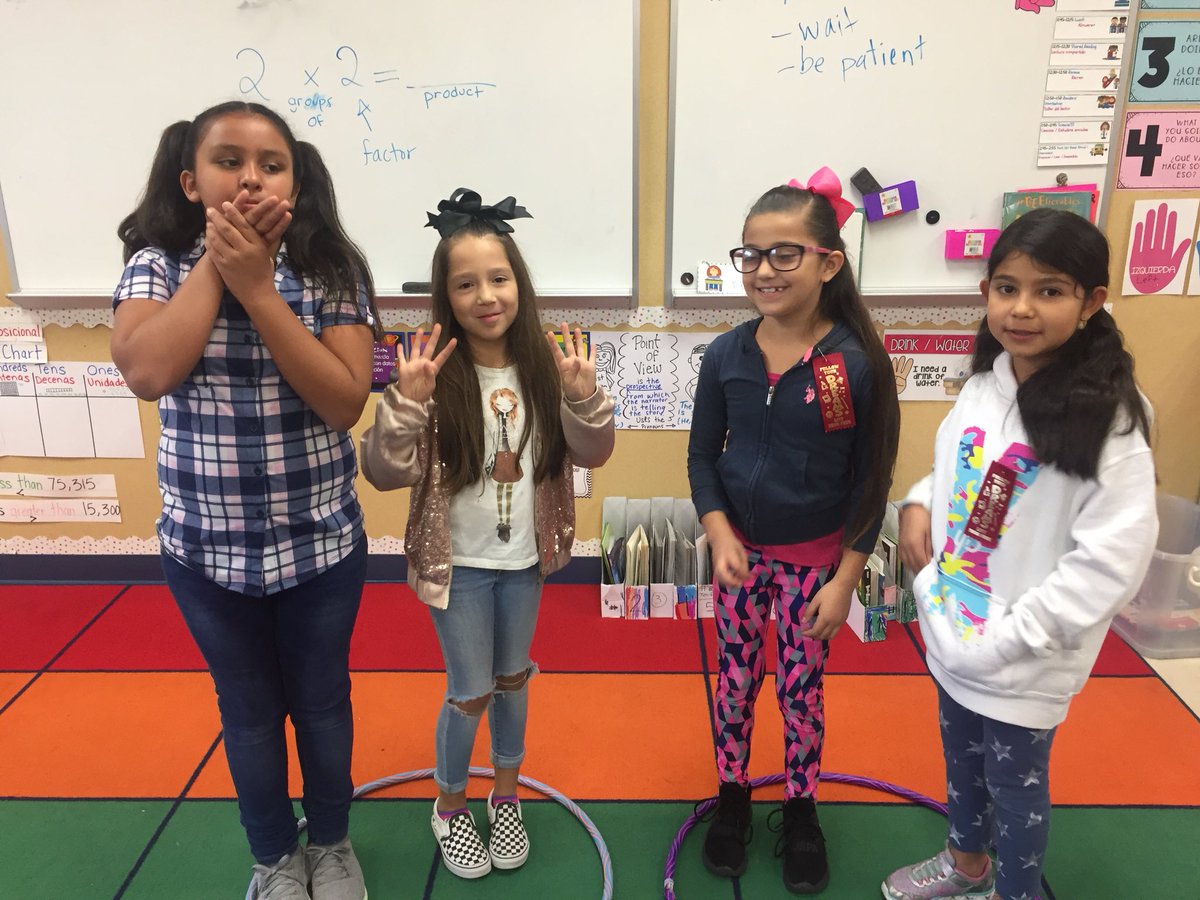 ElsaApolinar3's tweet photo. Representing multiplication #ThisIsEllison #mathisfun #doblesendero https://t.co/WygAu8uImr
