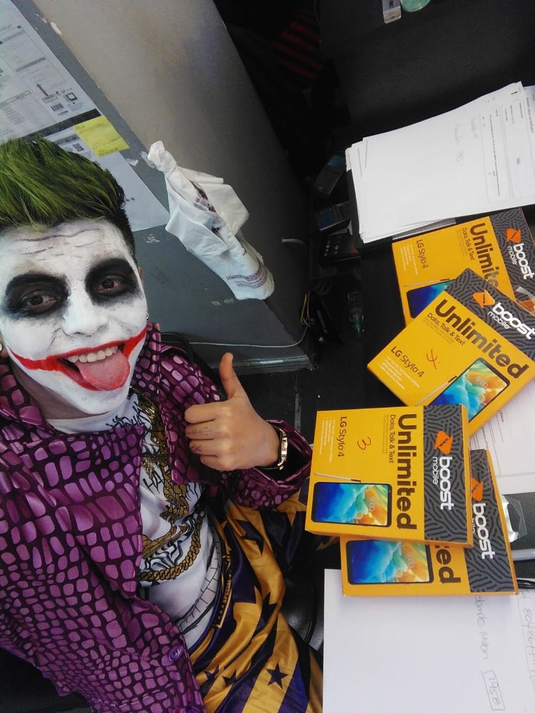 vtruongcao's tweet photo. #FlashbackFriday to a scary #BoostDeals that you can still #NoJoke ππ±π¨ #TuMobile #FamilyMatters #FBF #MidAtlanticGrind @spgjamieb https://t.co/8iqOQ4lv6d