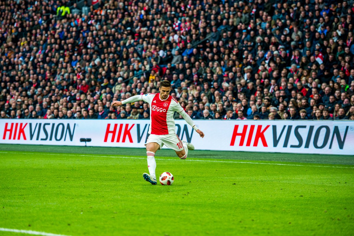 HikvisionEurope's tweet photo. Nice shot, isn't it?! 😮😎⚽️
Taken in the last match @AFCAjax vs. @Feyenoord https://t.co/9xBtlu8WPj