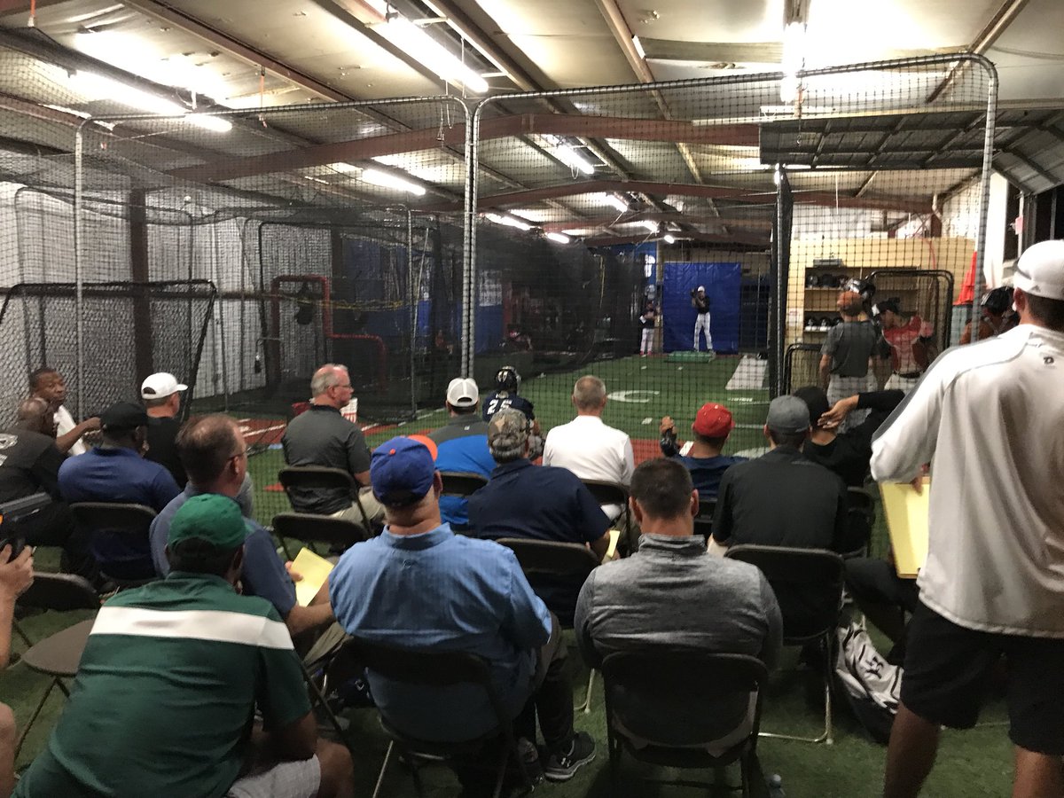 🔥 30+ MLB Scouts &amp; Coaches! Today is the last day to Register for the Texas Pro Scouts Showcase in San Antonio. Great event for Top Prospects 2019-2022. Pitchers are Sat, Position Players Sunday. Go To prospectsnationalteam.com showcases.