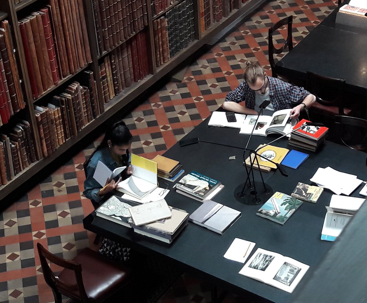 A month ago we had a fantastic attRAct RA Library Study Morning. AttRAct students were supported in accessing books relevant to their own topics of interest and research. roy.ac/2Oftx5Q   #fbf #flashbackfriday .