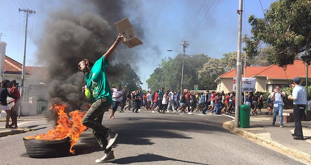 Paint everywhere, baby everything, Shirts that fit. The Ladd Fam Friday Five - mailchi.mp/cb071887f324/t…